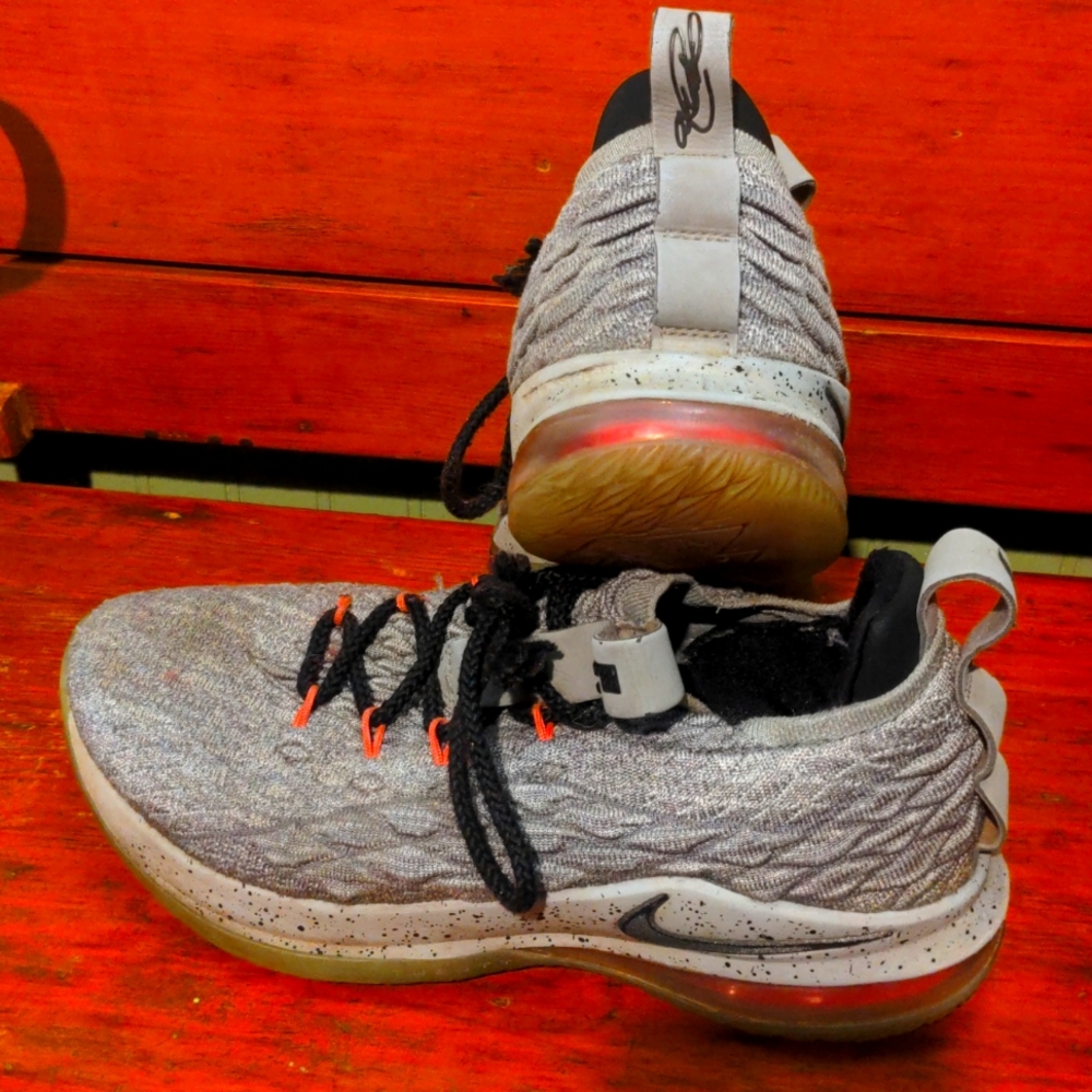Mens 7.5 sneakers
